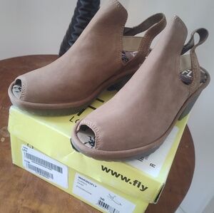 Fly London Wari Slingback Clog In Sand